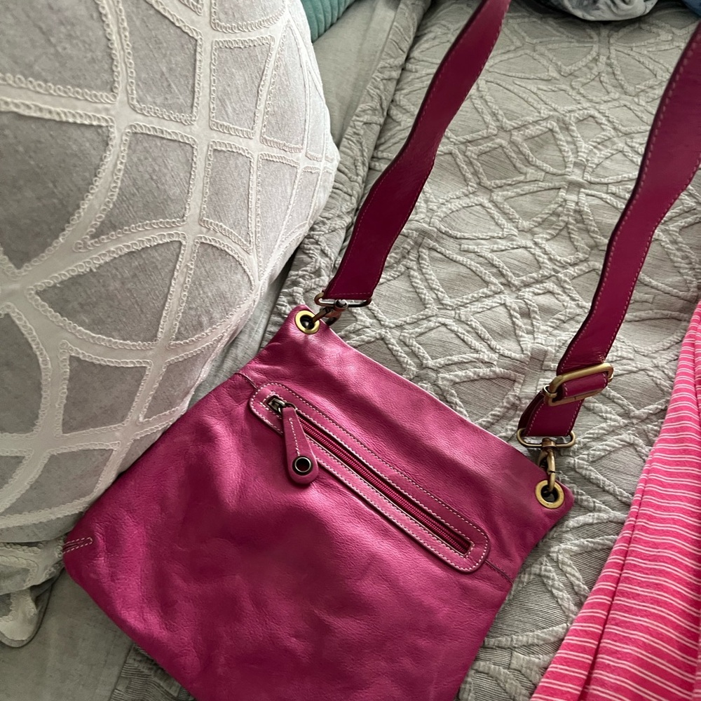 Great warm fushia crossbody bag with fringe - Picture 3 of 8